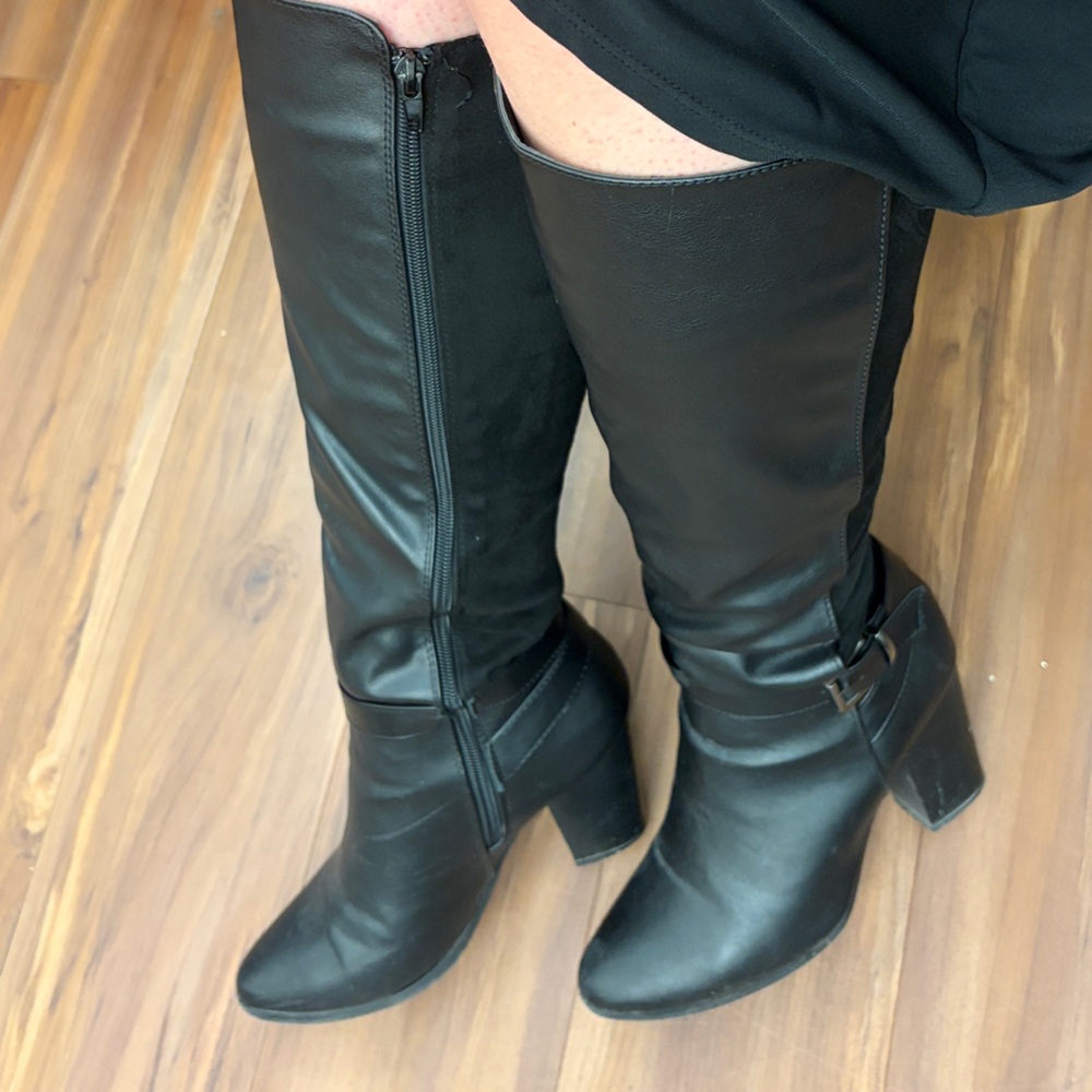 Black Women's Mid-Calf Heeled Boots - Picture 4 of 6